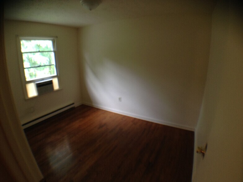 2nd Bedroom - 895 Newtown Ct