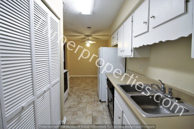 Building Photo - 1682 Horseshoe Dr. Unit B, Columbia S.C. 2...
