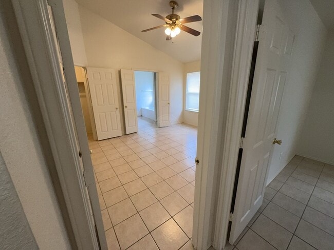Building Photo - 1604 Grey Fox Trail