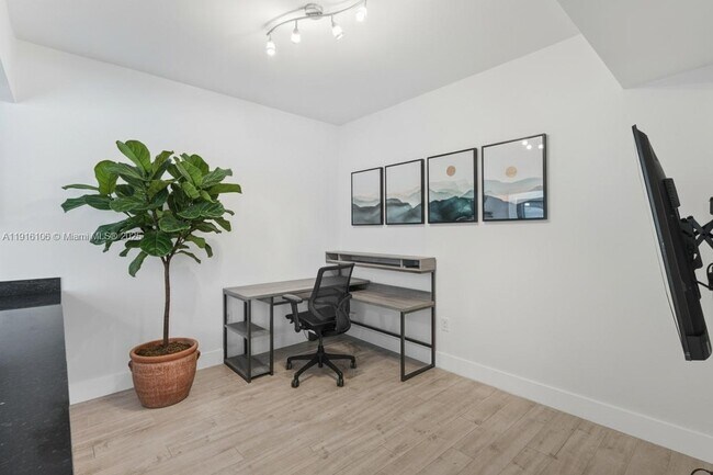 Building Photo - 4100 Salzedo St