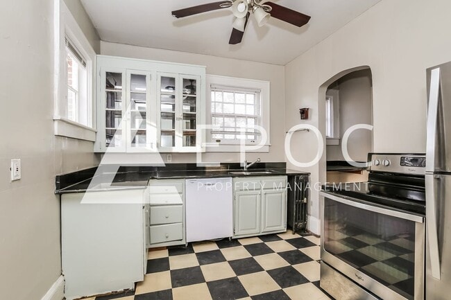 Building Photo - 400 S Josephine Boyd St