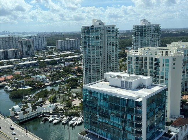 Building Photo - 16699 Collins Ave