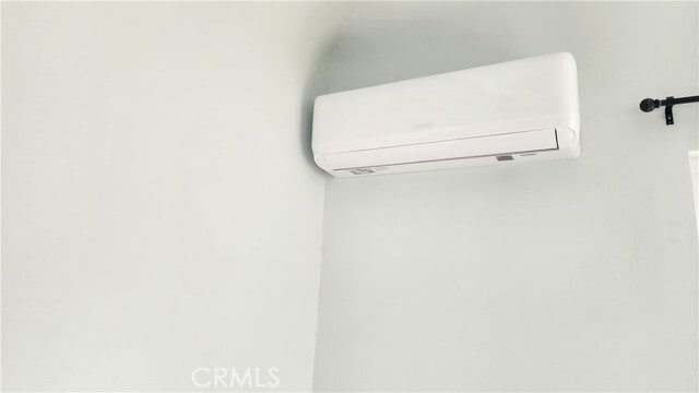 Building Photo - 8331 Cottonwood Ave