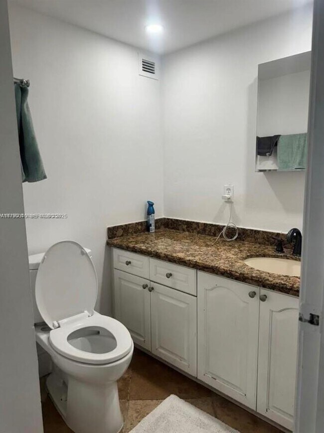 Building Photo - 6770 Indian Creek Dr