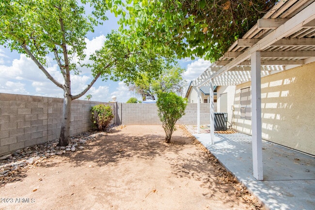 Building Photo - 15024 N 85th Dr