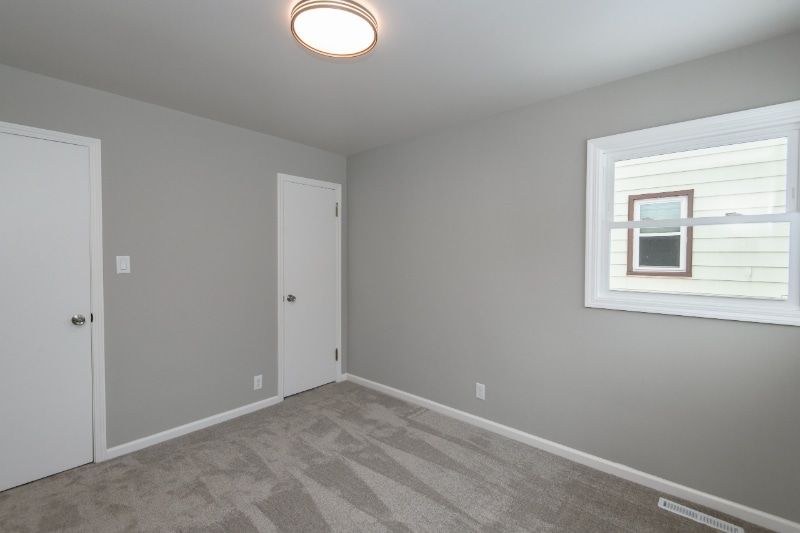 Building Photo - 424 S 66th St