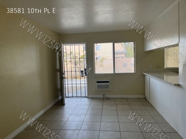 Building Photo - 1BD/1BTH FIRST FLOOR APT EAST PALMDALE (RO...