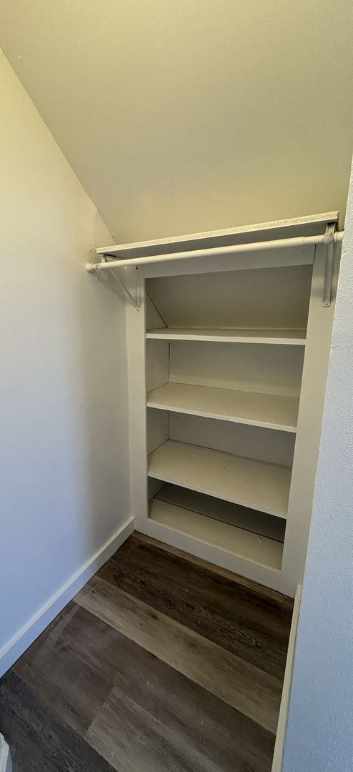 Building Photo - Thompson2