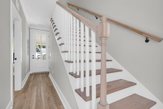 Building Photo - 2007 Arbutus Ave