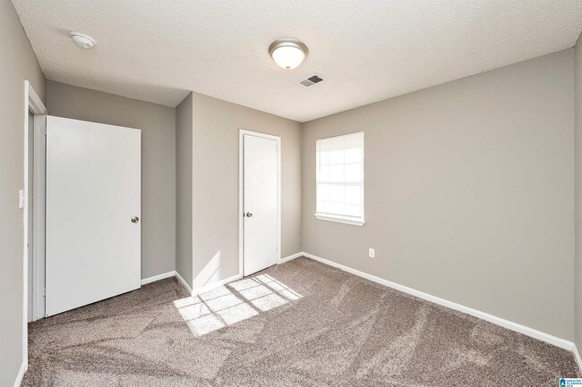 Building Photo - 66 Bluebell St