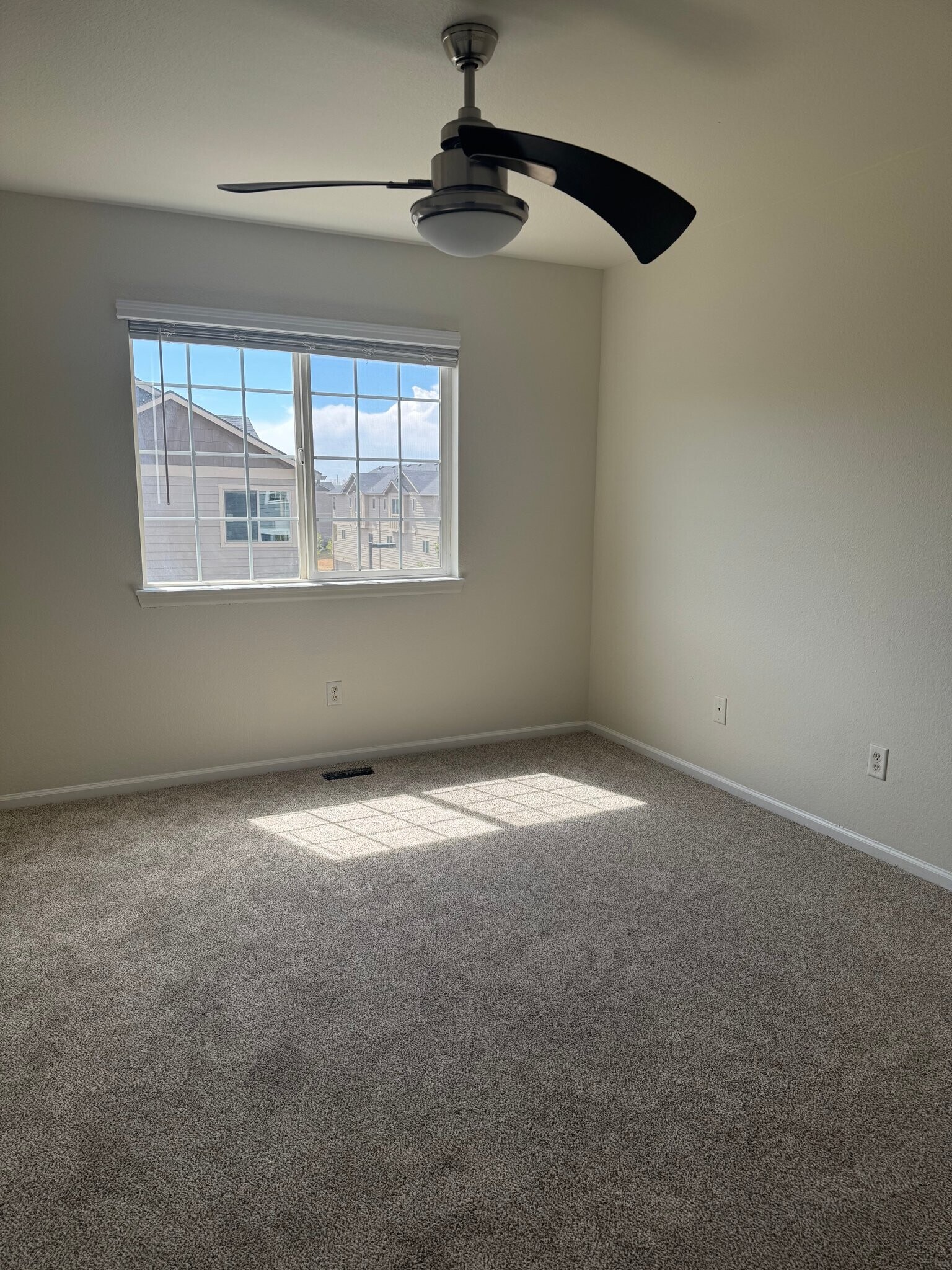 Building Photo - 3660 W 25th St