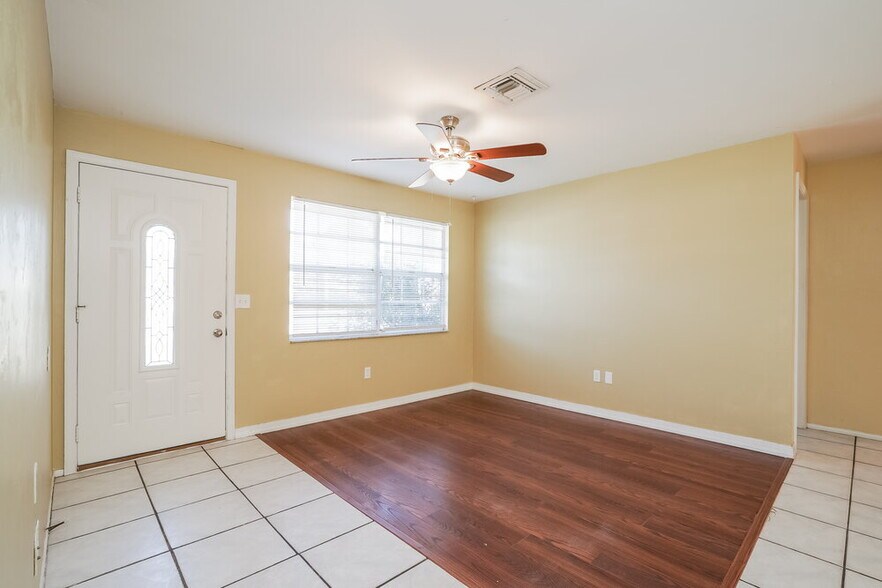 Building Photo - 18703 Sebring Rd