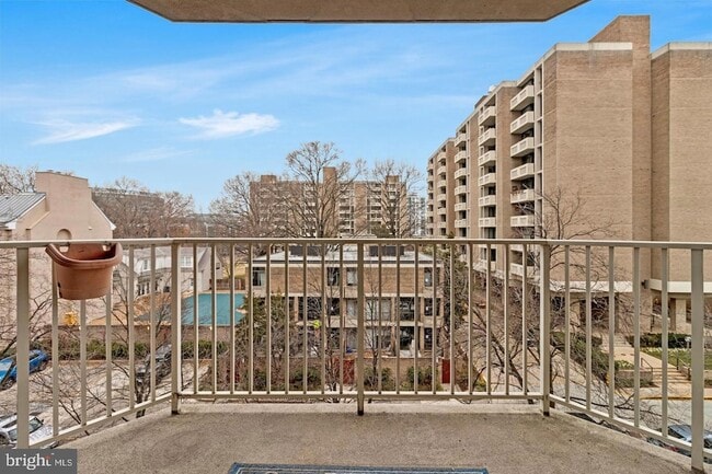 Building Photo - 560 N Street SW Unit UNIT N409