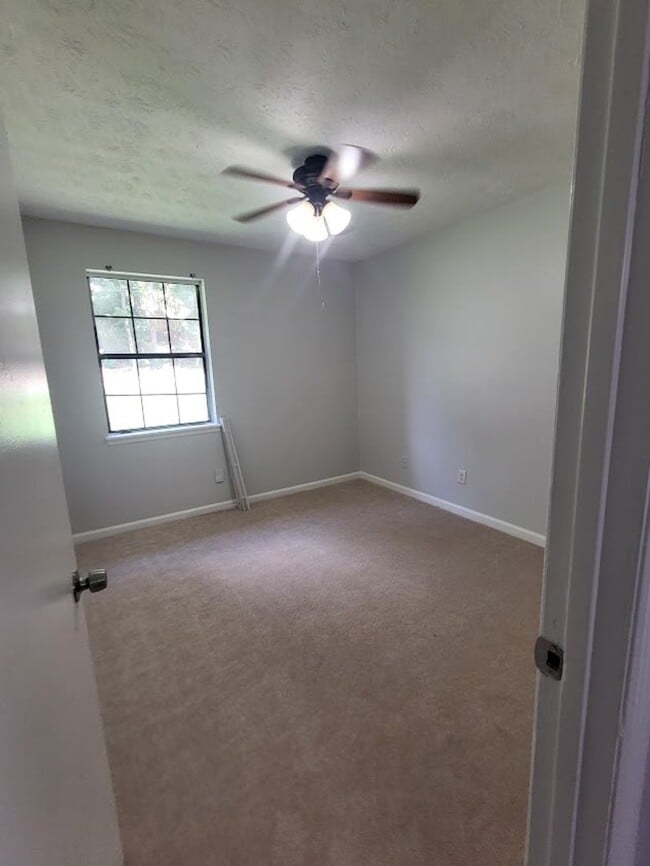 Building Photo - 3309 Goldenchain Dr