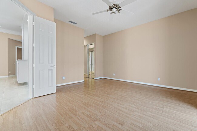 Building Photo - 8120 SE Paurotis Ln