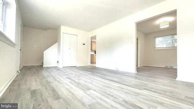 Building Photo - 356 Mockingbird Ave