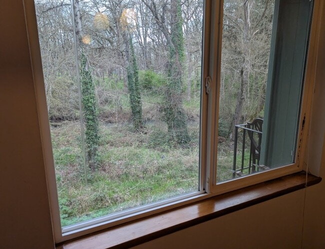 Building Photo - 1118 Waller St SE