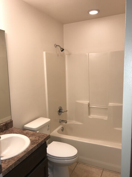 Bathroom - 3102 Lane St