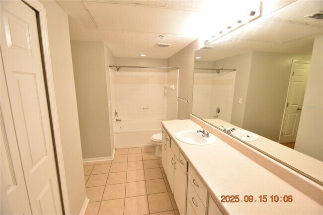 Building Photo - 1810 E Palm Ave