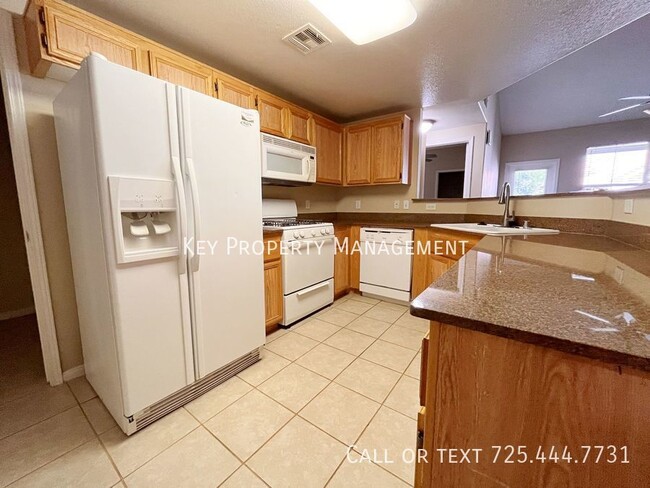 Building Photo - 2 BED 2 BATH CONDO IN GATED COMMUNITY NEAR...