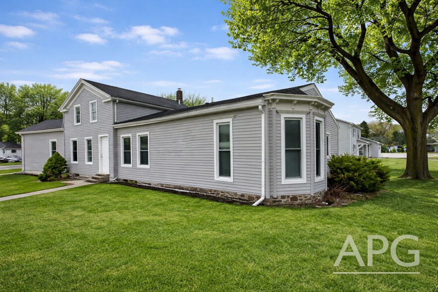 Building Photo - 100 Lake Ave