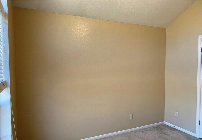 Building Photo - 1510 Zinfandel Dr