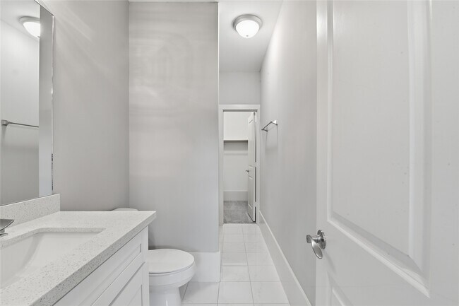 Building Photo - 1716 Ovid St