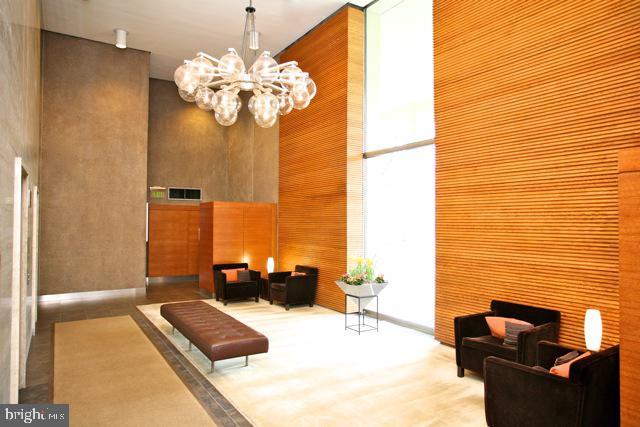 Building Photo - 200 Locust St