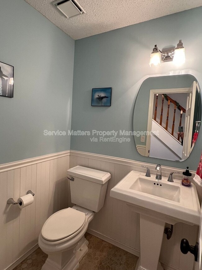 Building Photo - 6004 Players Pl