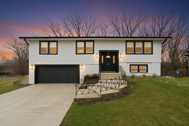 Building Photo - 2S245 Mayfield Ln