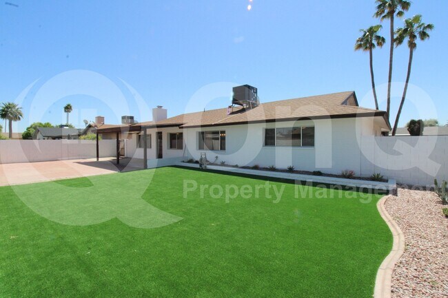 Building Photo - 1816 E Oxford Dr