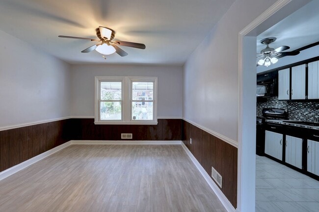 Building Photo - 3 Bedroom 2 Full Bath Row Home Minutes from Morgan State