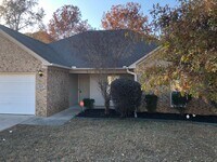 Building Photo - 327 Autumn Dr