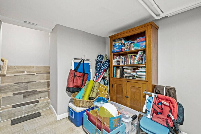 Building Photo - 170 Vassall St