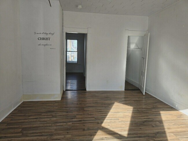 Building Photo - 45 Chapin St