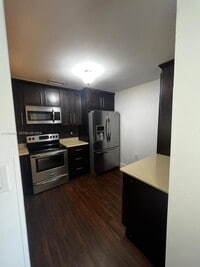 Building Photo - 4201 Glenmoor Dr