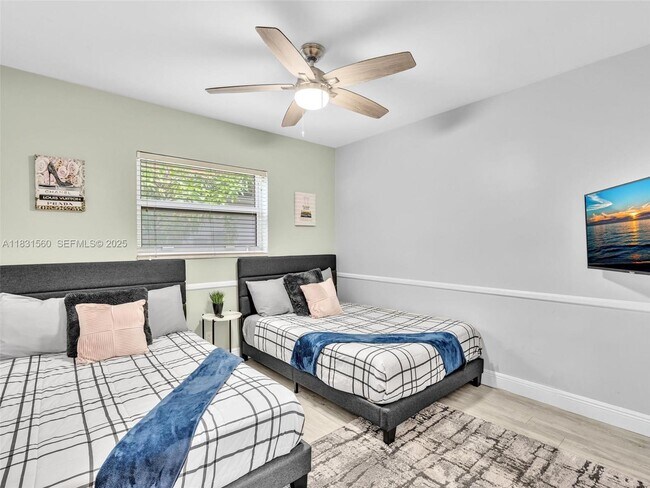 Building Photo - 413 Tamarind Dr