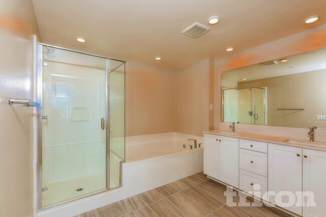 Building Photo - 28178 Dwight Dr