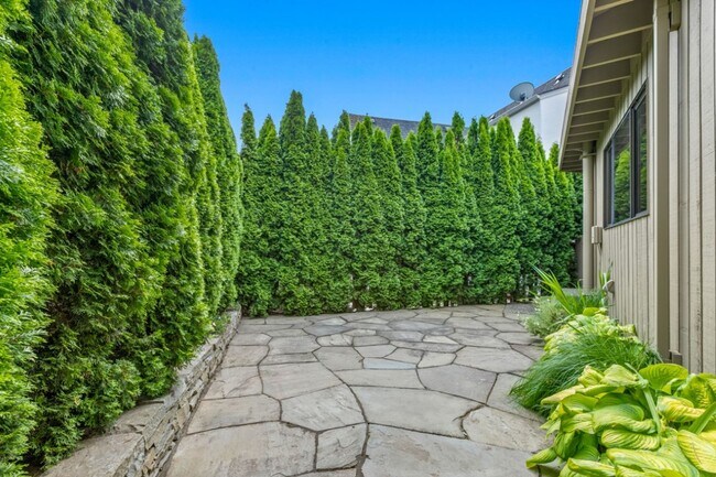 Building Photo - 4Bd/3Ba Seattle House