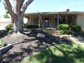Building Photo - Great House in a Great Neighborhood!
