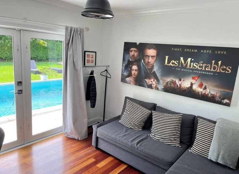 Building Photo - 7300 SW 84th Ct