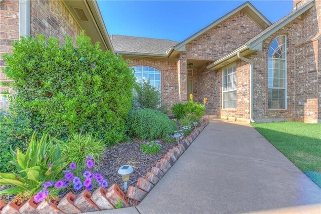 Building Photo - Great Location with Storm Shelter in Brist...