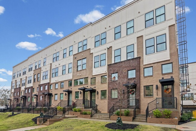 Building Photo - 201 New St