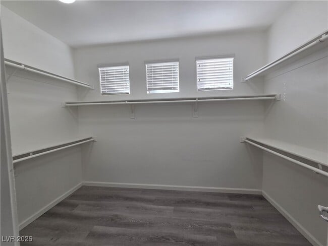 Building Photo - 5642 Wedgefield St