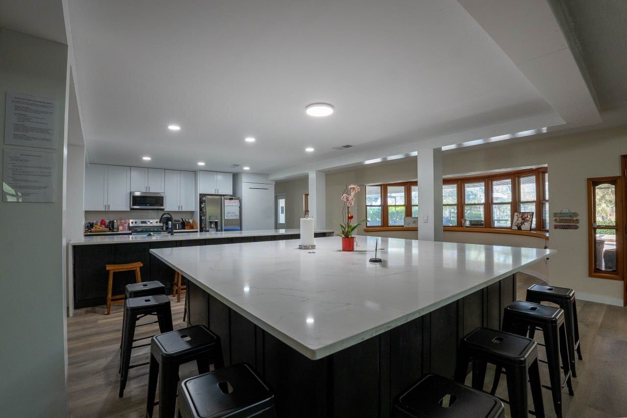 Dining area - 250 Strathmore Ave