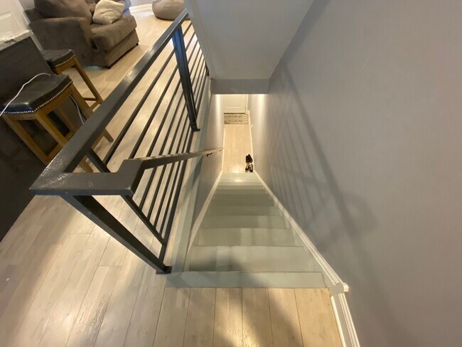 Building Photo - 1526 W Stiles St