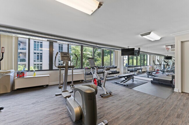 Building Photo - 2754 N Hampden Ct