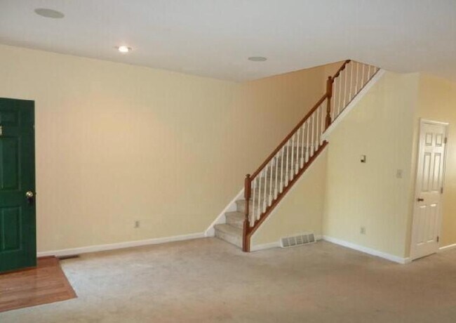 Building Photo - 331 Galway Dr
