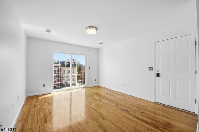 Building Photo - 20 Wakeman Ave