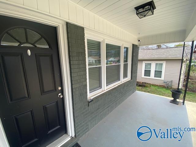 Building Photo - 1236 Oshaughnessy Ave NE